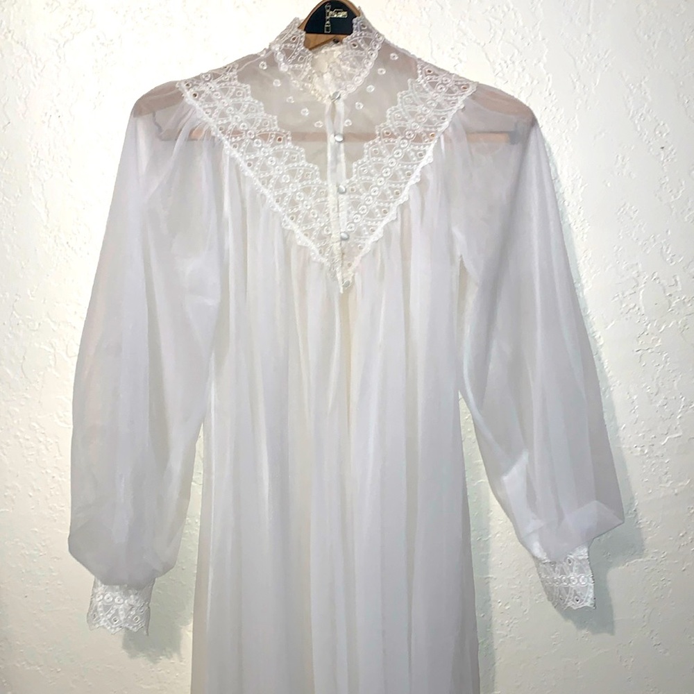 Vtg 60s Miss Elaine Maxi Nightgown Peignoir Bishop Sleeve Eyelet Lace White NOS